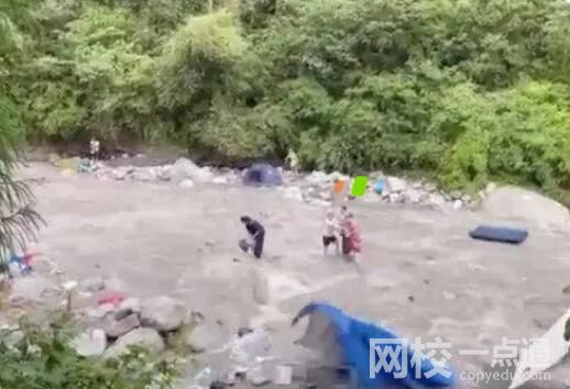 上百人沿河搜寻四川山洪受困者 龙漕沟曾是网红打卡地