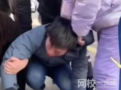 广西一男子被多人轮番用酒瓶砸头 始料未及真相简直令人震惊