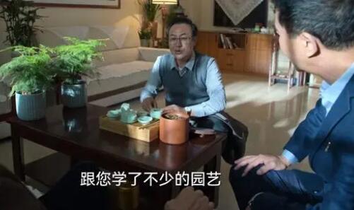 大学老师撞脸高启盛 画面曝光简直让人咂舌