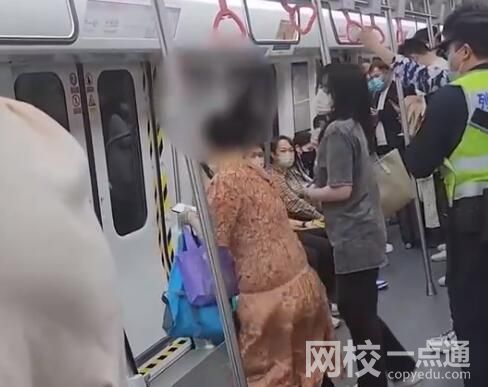 地铁回应女子唱跳骚扰乘客 始料未及真相简直太意外了