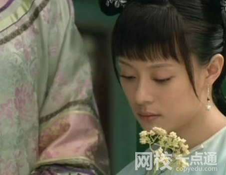 流朱让甄嬛闻石楠花的香气 原因竟是这样太无奈了