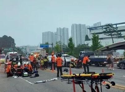 韩国发生车祸致5死 3人是中国籍 实在太悲剧