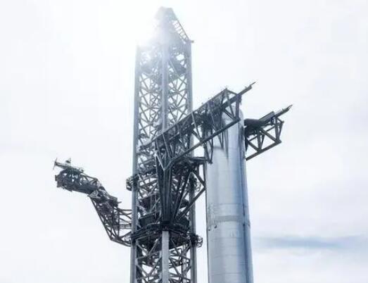 “星舰”挑战更危险回收方式 为什么引热议？