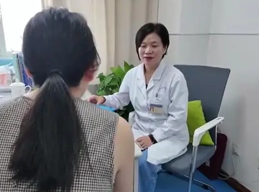 女程序员上班积极下班忧郁确诊抑郁 为什么这么容易抑郁？