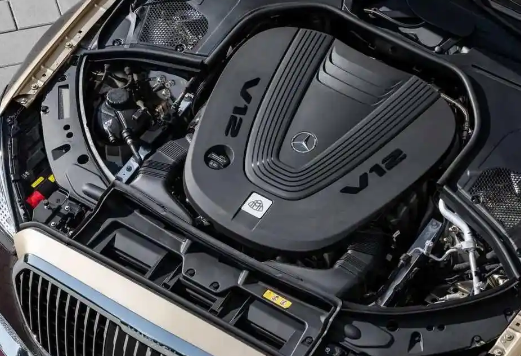 奔驰确认保留V8与V12发动机 事件始末2025最新消息
