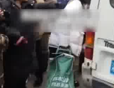 湖南一老人被男孩轻微触碰后摔倒 究竟是怎么回事？