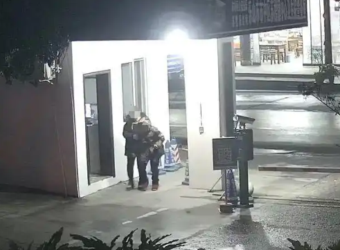 女子肇事后假装好心人将老人送医 事件始末2025最新消息