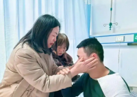 男子车祸住院找到失联18年家人 这也太巧合了