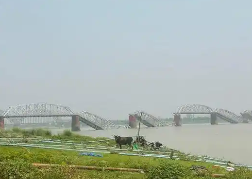 缅甸标志性大桥在强震中损毁严重 实在太严重了