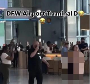 美国女子赤身大闹机场刺伤多人 简直太恐怖了