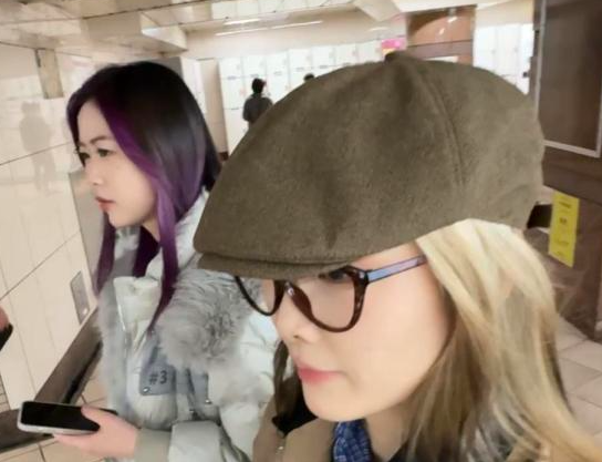 不敢请假的打工人带火24小时出国游 为什么引热议？