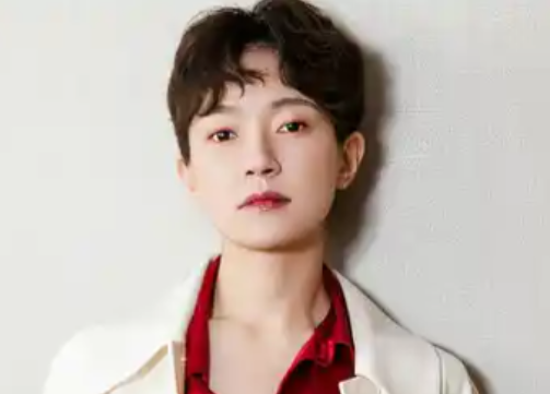 焦俊艳回应炒股穷到穿起球卫衣 这也太惨了吧