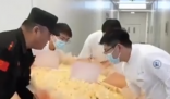 女子重度抑郁治愈送999朵玫瑰谢医生 实在太感人了
