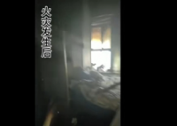 一家人出门没拔充电器家里被烧光 实在太恐怖了