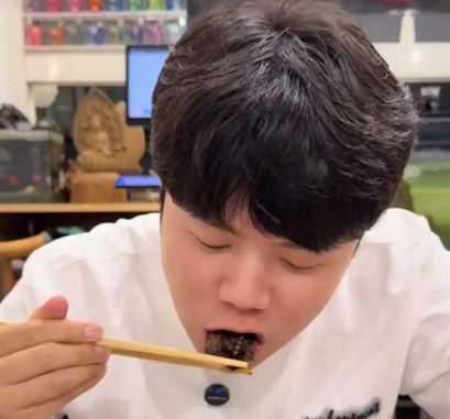 杭州面馆558元一碗面引争议 为什么这么贵？