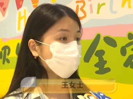 6岁女孩被西贝服务员拍照当背景图 实在太恐怖了