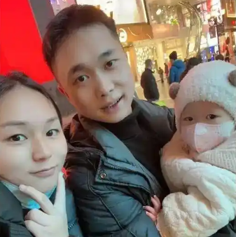 妻女患癌 95后丈夫直播跳舞赚治疗费 实在太无奈了