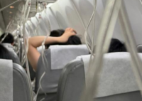 客机高空急坠亲历者:给老公写了遗书 实在太可怕了