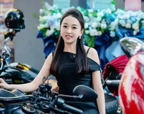 保时捷女销冠又成销冠:半年卖近百台 这也太厉害了吧
