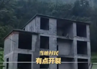 5层楼因暴雨垮塌 房主在外挣装修钱 原因竟是这样太无奈了