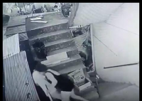 秘鲁女子吵架冲向男友力道过大坠亡 原因竟是这样太惨了
