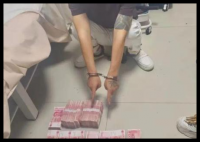 男子通过刷视频定位 偷走份子钱38万 背后真相实在让人惊愕