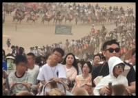 “告诉王维 西出阳关全是人” 这人也太多了吧