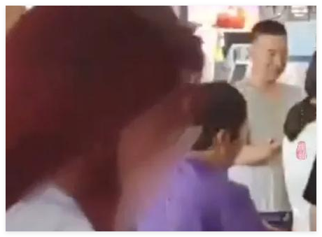 乘客在机场阻止插队被扇耳光 事件始末2025最新消息