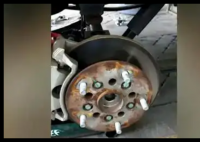 花21万买的新车提车一个月锈迹斑斑 内幕曝光简直太意外了