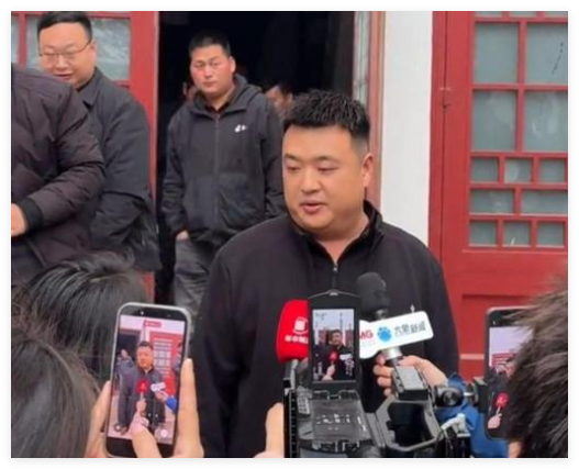 老板27万拿下网红摊位 日成本3万 究竟是怎么回事？