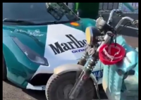 大爷撞法拉利掏163元和4棵菜赔偿 内幕曝光简直太意外了