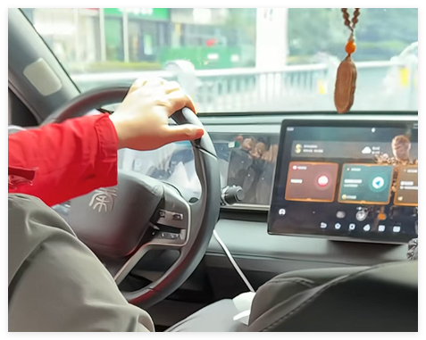 男子4S店买车一年蹭饭260次还打包 背后真相实在让人惊愕