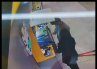 足金项链发黑 周生生黄金被质疑不纯 内幕曝光简直太意外了