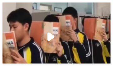 担心电子宠物饿死 全班排队背书 背后真相实在让人惊愕