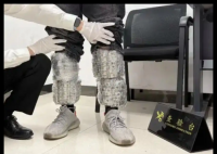 男子腿绑1378个旧手机摄像头入境 内幕曝光简直太意外了