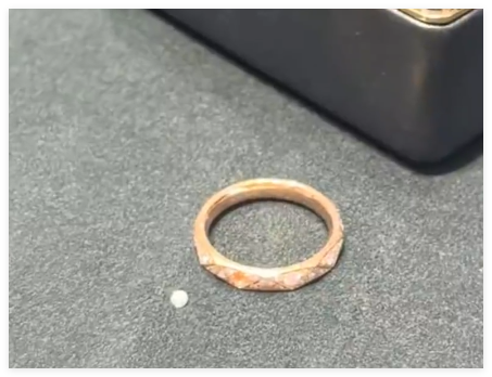 6万多买的钻戒还没结婚钻掉了 画面曝光简直太无语了