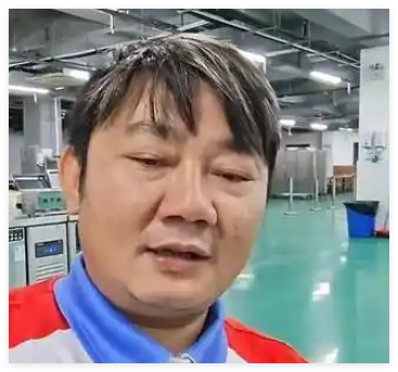 张雪发现餐后水果没人吃要求更换 实在太暖心了