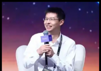 王兴兴两次认错 宇树暴涨1100亿 强调低估了AI