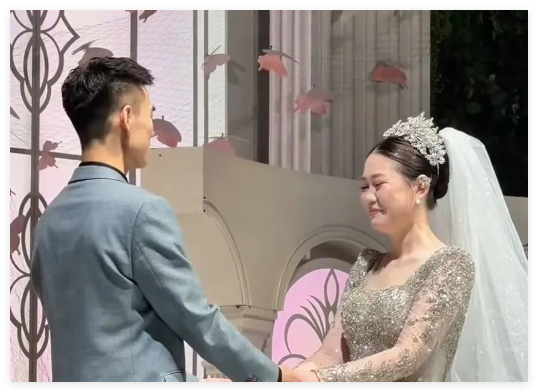 新娘:婚宴请吃外卖是朋友的建议 这也太特别了